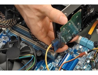 Computer-Reparatur und Austausch von Festplatte und SSD